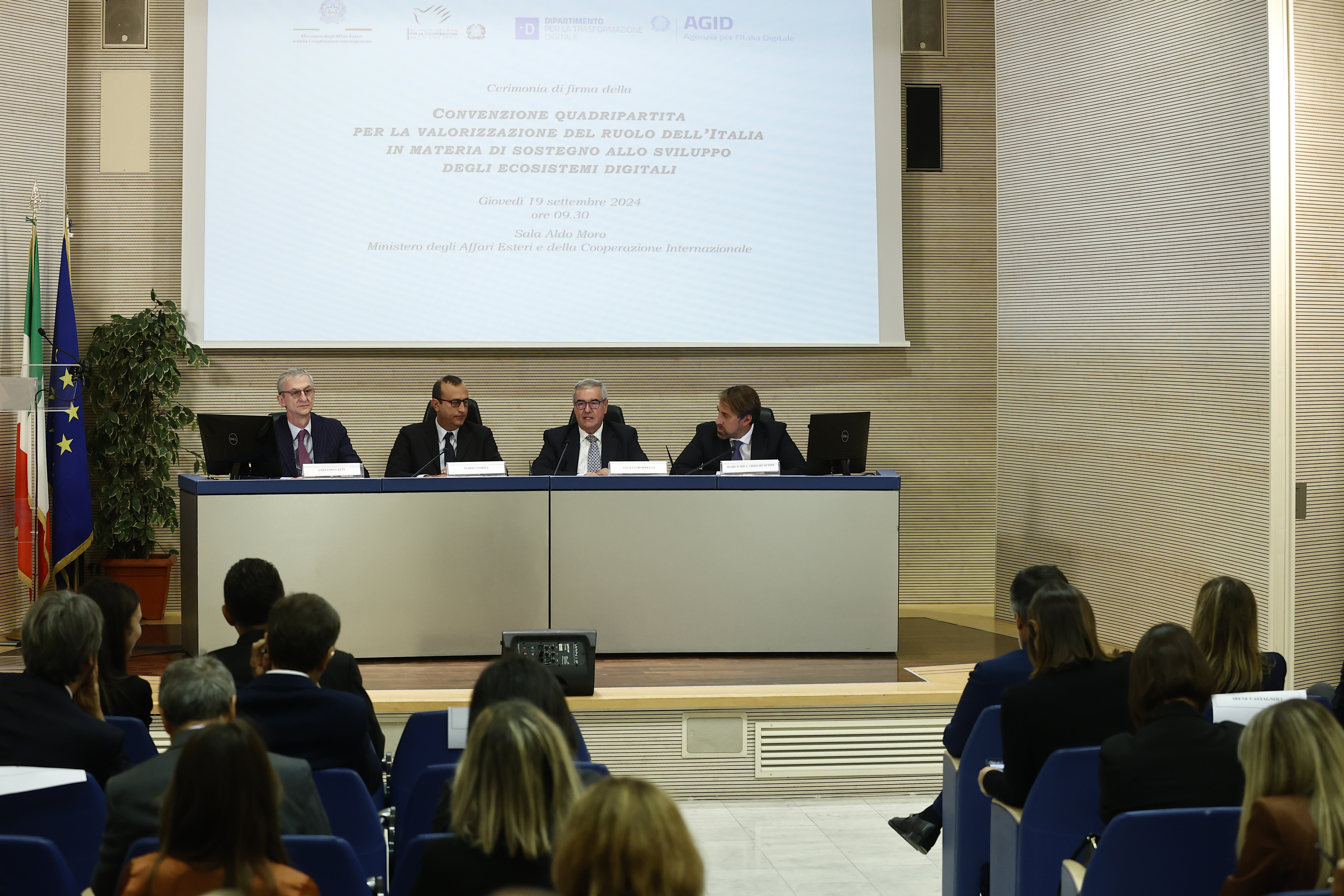 Cerimonia di Firma con Relatori